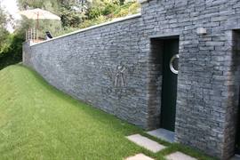 Liste da muri lati tranciati in pietra di Luserna