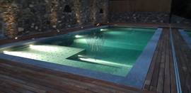 Swimming pools in Luserna stone flamed